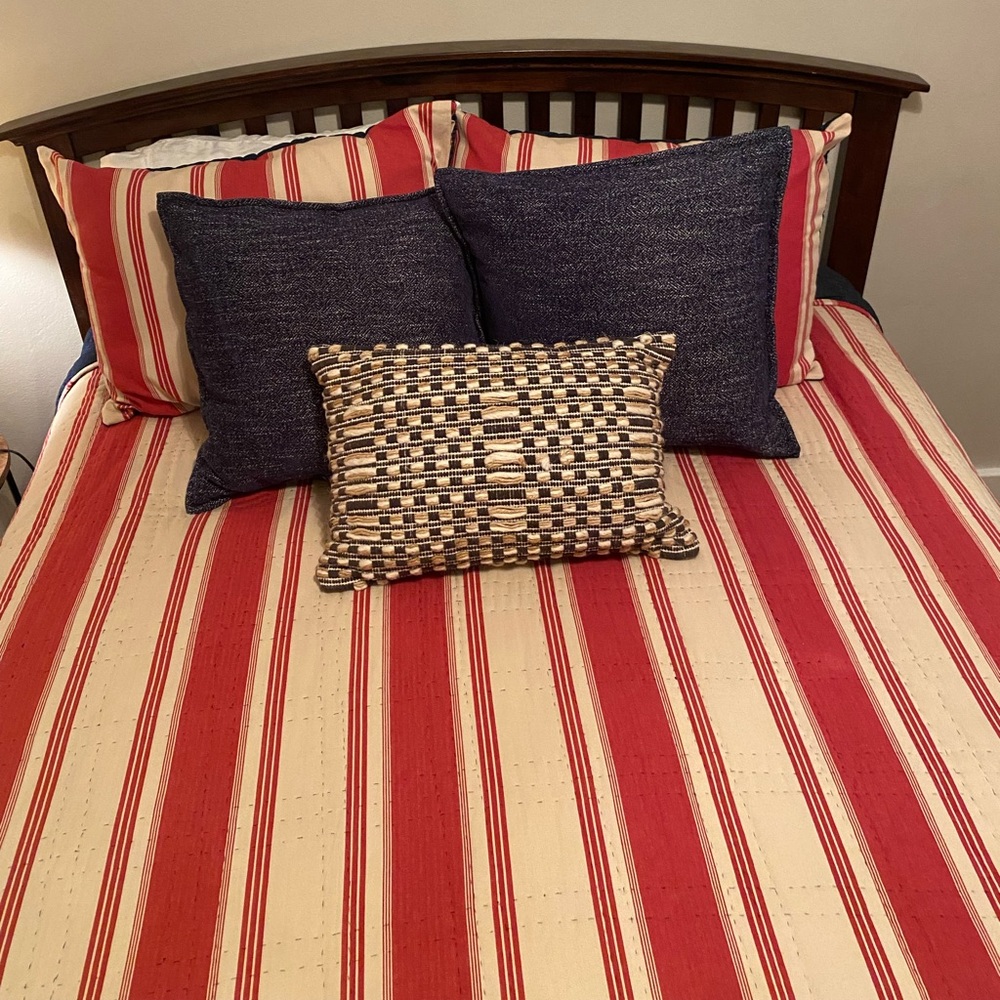 Red & khaki w denim queen quilt & shams